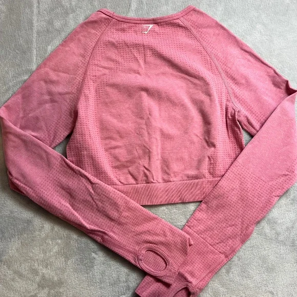 Gymshark sz M Soft Pink Long Sleeve Crop Top Athletic Workout Gym EUC - Picture 12 of 13